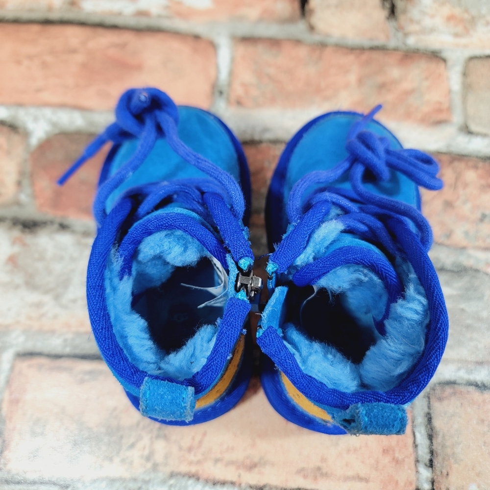 Ugg Kids Unisex Blue Sesame Street Cookie Monster Baby Boots Size 6 - Picture 9 of 12